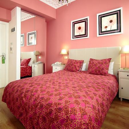 Hostal Adria Santa Ana มาดริด ภายนอก รูปภาพ