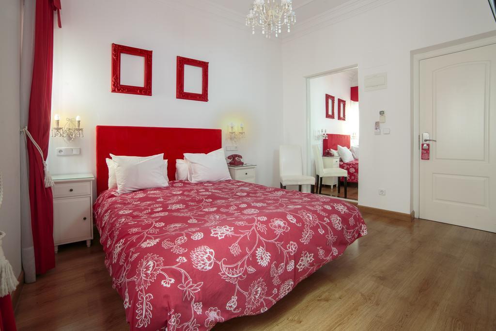 Hostal Adria Santa Ana มาดริด ภายนอก รูปภาพ