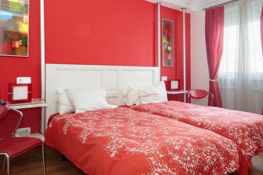 Hostal Adria Santa Ana มาดริด ภายนอก รูปภาพ