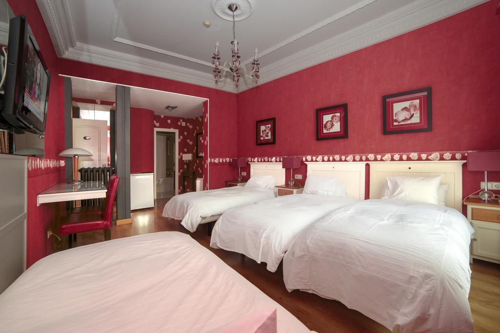 Hostal Adria Santa Ana มาดริด ภายนอก รูปภาพ